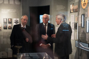 "Glaube, Macht und Militär": Ausstellungsrundgang in der Garnisonkirche Potsdam mit Bundespräsident Dr. Frank-Walter Steinmeier